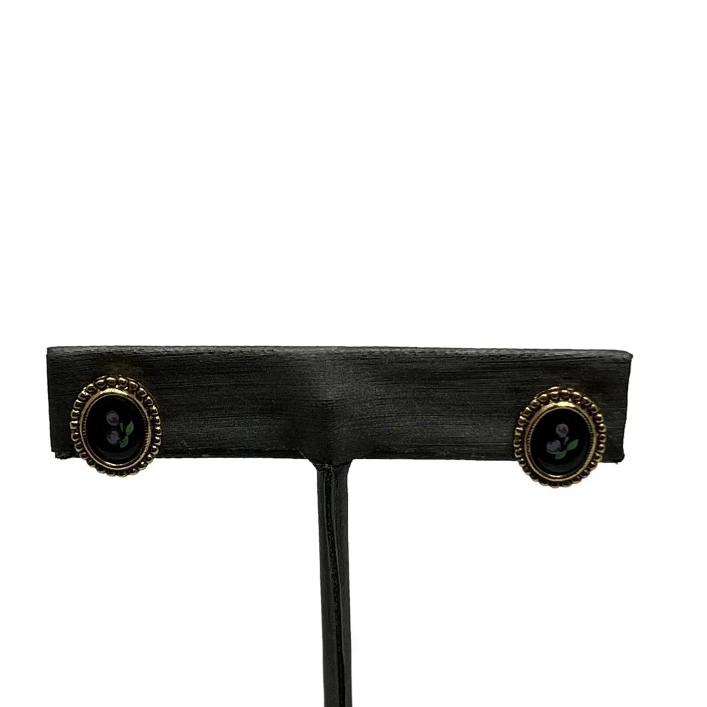 Vintage Pierced Earrings‎ Gold Tone Studs with Black Glass Flower Inserts